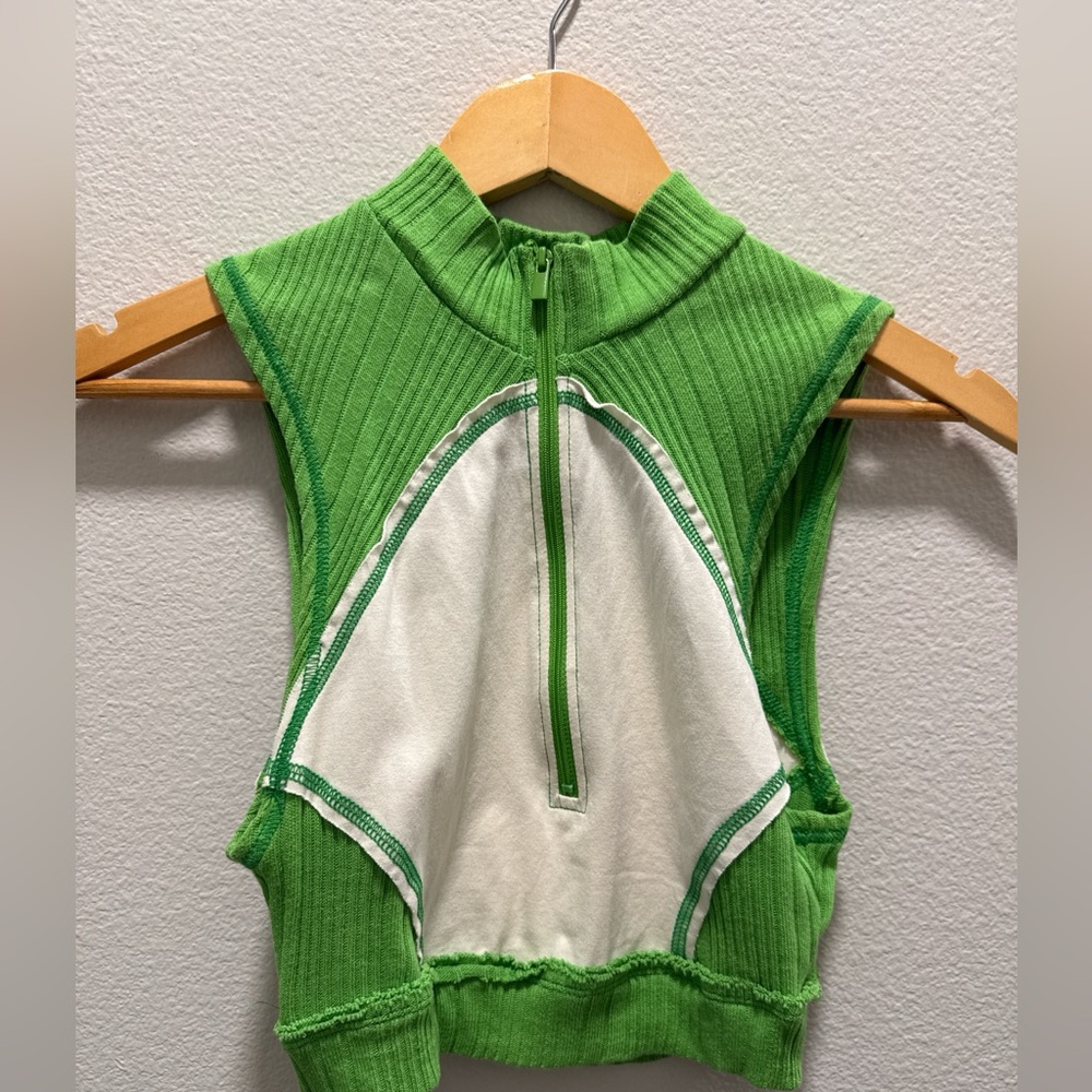 Green Cropped Urban Zipper Shirt